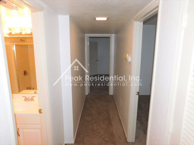 Building Photo - Fig130