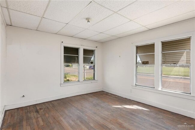 Building Photo - 1600 Oblate Ave