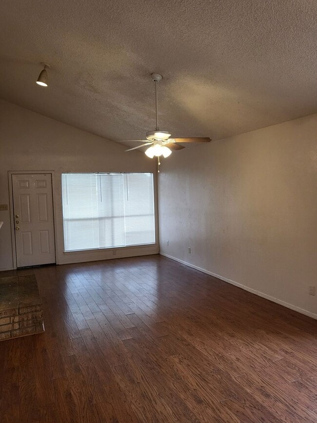 Building Photo - 2716 St George Pl