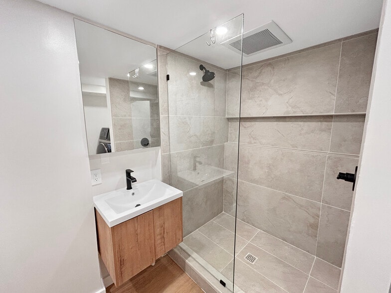 Building Photo - 2284 Emerald Heights Ct