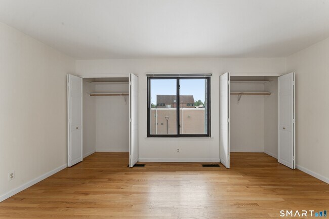 Building Photo - 82 Olcott Way