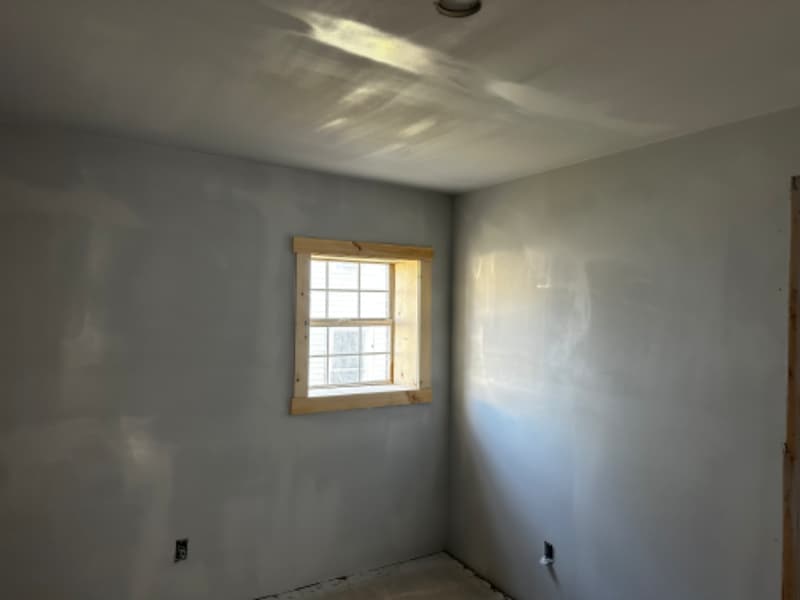 Building Photo - 811 W 8th St