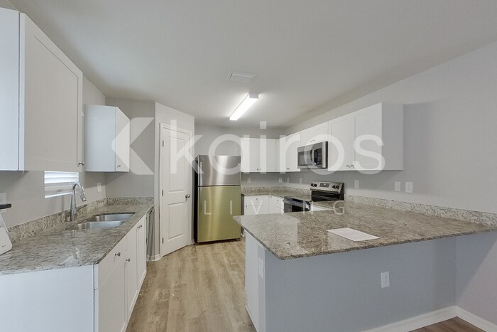 Building Photo - 2227 NW 11th Ct