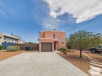 Building Photo - Bright & Updated 2BR Home with Landscaped ...