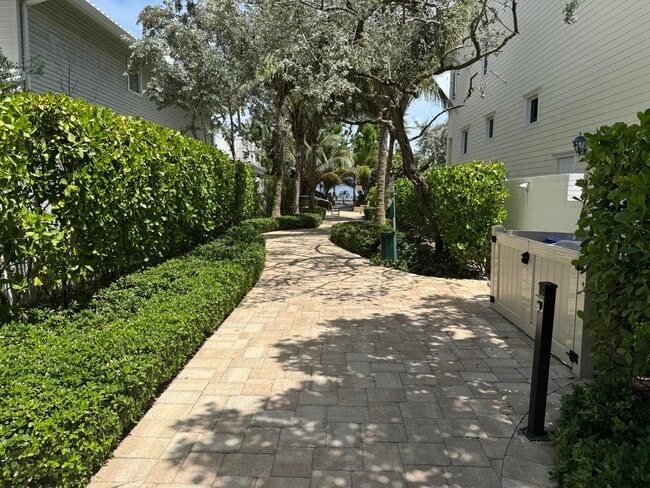 Building Photo - 3405 Dover Rd