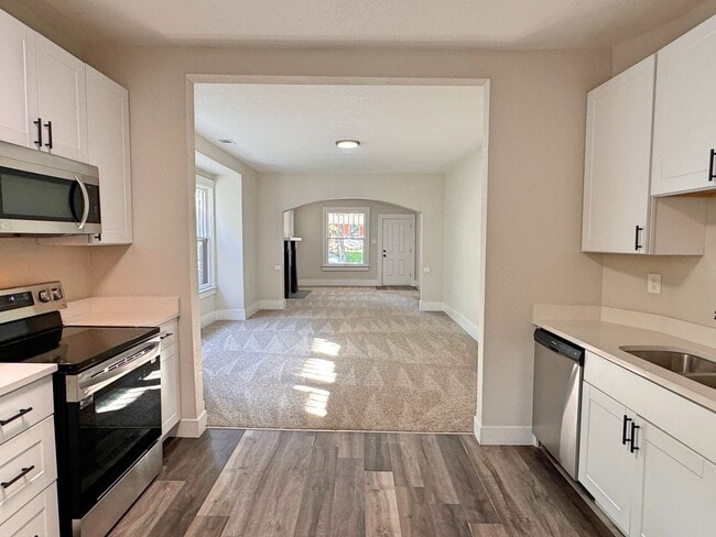 Building Photo - 3250 Meade St