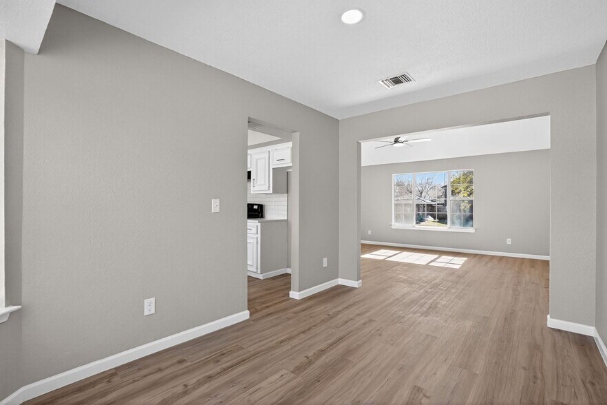 Building Photo - 5103 Devon Green Dr