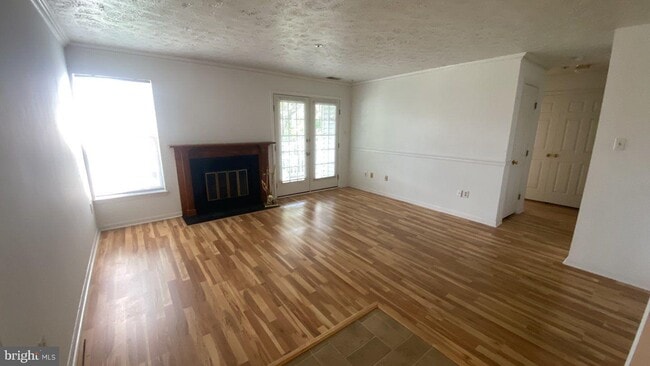 Building Photo - 6015 Rock Glen Dr