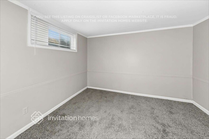 Building Photo - 2676 E 117th Way