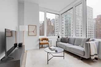 Building Photo - 200 E 23rd St