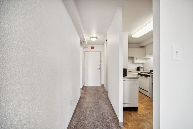 Building Photo - 301 Chestnut St