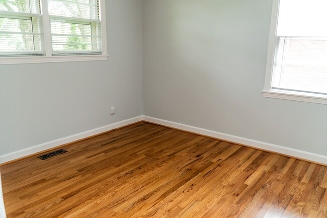 Building Photo - Four bedroom in Nashville