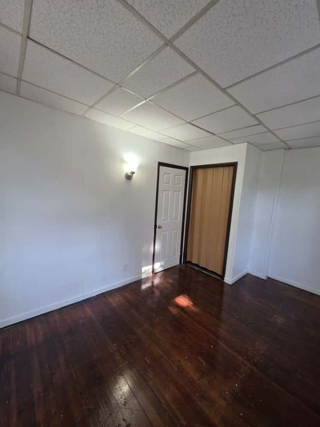 Building Photo - 647 Edgewood Ave