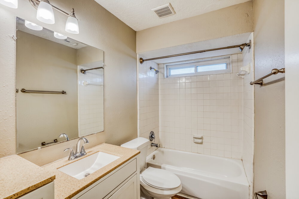 Building Photo - 302 Dunford Ct