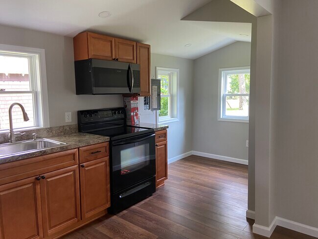 Building Photo - 505 Union Ave