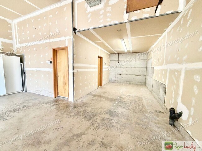 Building Photo - 35047 37th Ave S