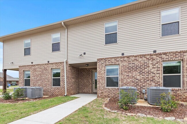 Building Photo - Modern Comfort Meets Southern Charm – 4BR ...