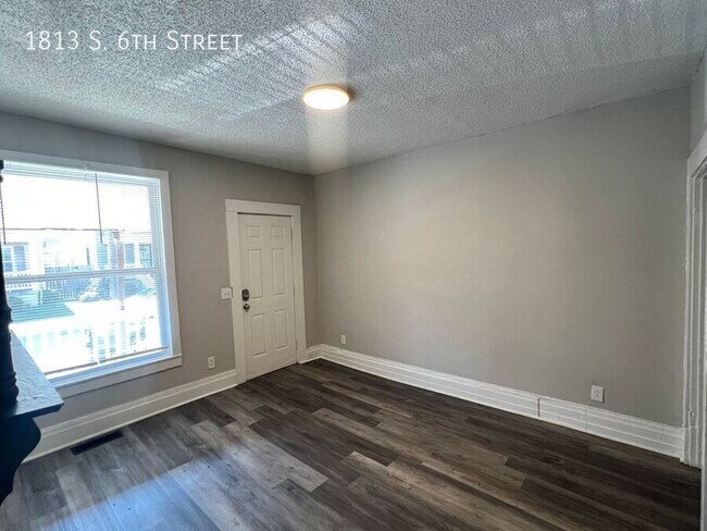 Building Photo - 1813 S 6th St