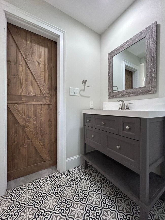 Building Photo - Charming Waterfront Home in Sought-After Chesopeian Colony "ASK ABOUT OUR ZERO DEPOSIT"