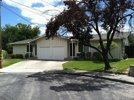 Building Photo - 67 Kuhl Ct