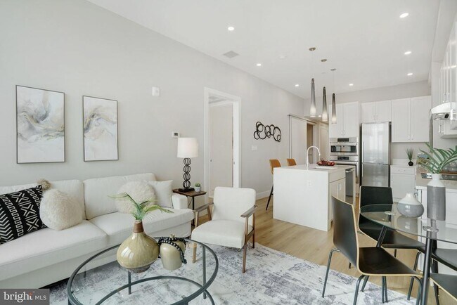 Building Photo - 801 N Fairfax St