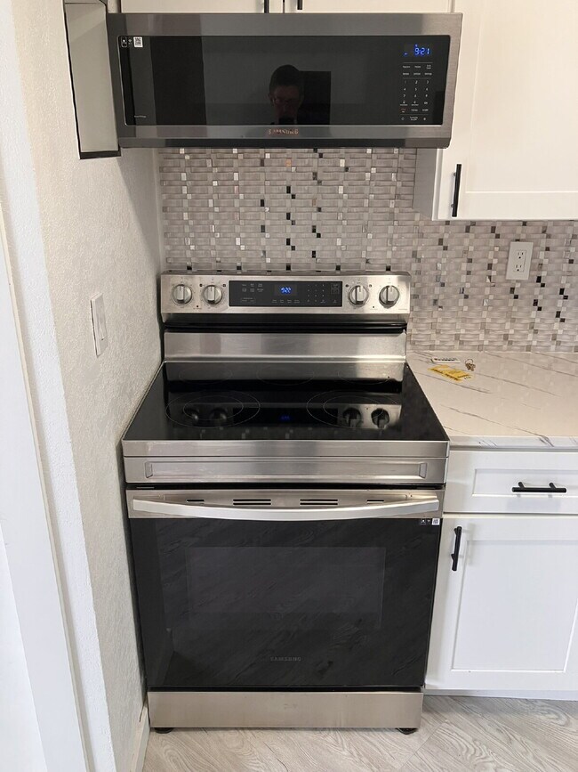 Building Photo - Charming 1-Bedroom, 1-Bathroom Condo In Wind Creek!