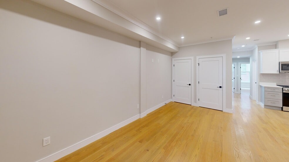 Building Photo - 230 Tremont St