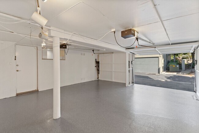 Building Photo - 450 Bolero Way