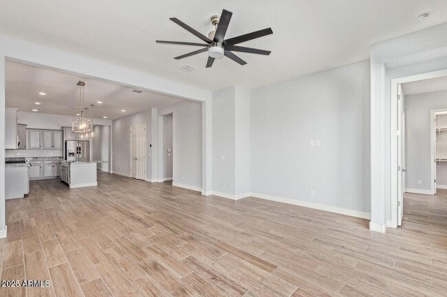 Building Photo - 2072 E Lantana Dr