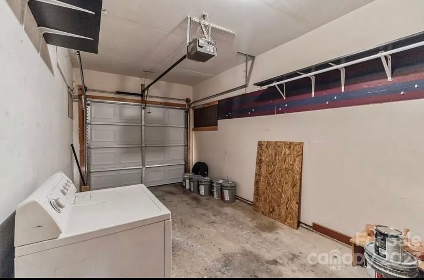 Building Photo - 7811 Lennoxshire Ln
