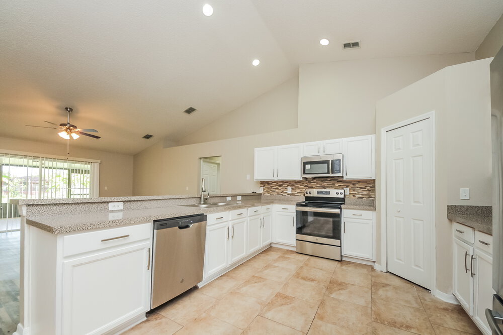 Building Photo - 46 Dorset Dr