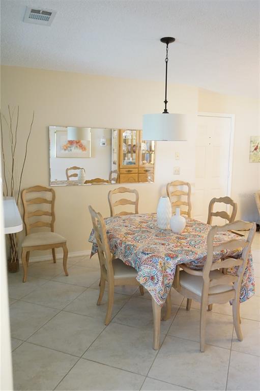 Building Photo - 2102 Hereford Dr