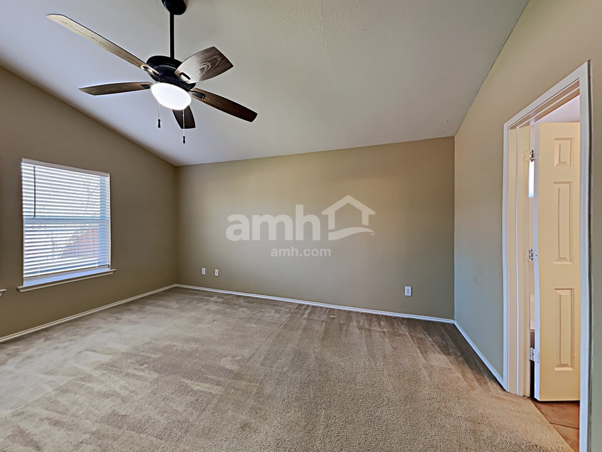 Building Photo - 1415 Spinnaker Way