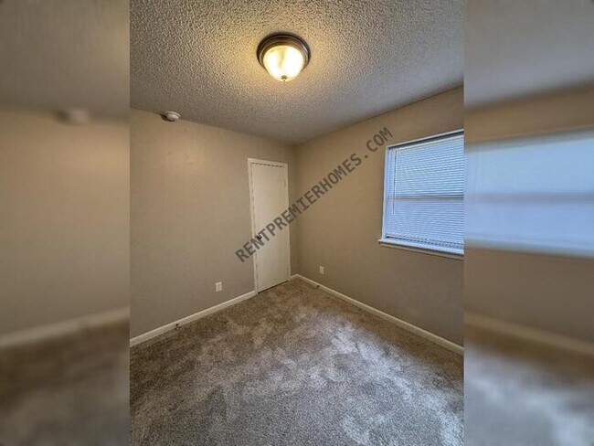 Building Photo - 1301 Liberty Dr