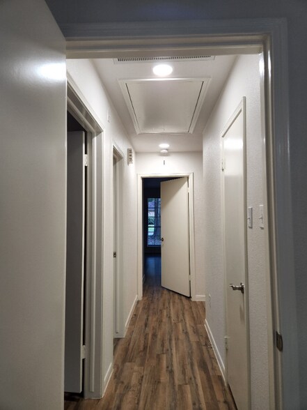 Building Photo - 10310 Pine Pass Dr