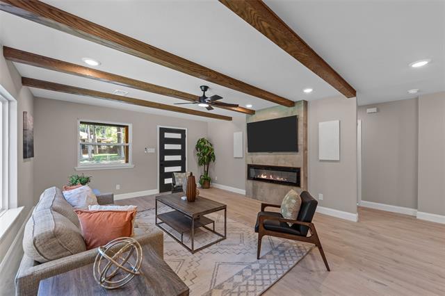 Building Photo - 1503 E Lakeview Dr