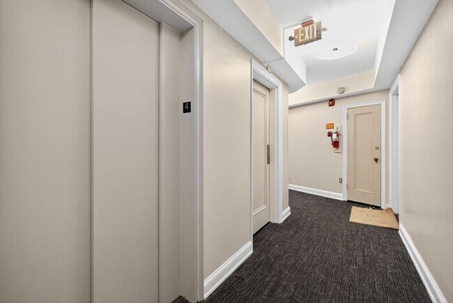 Building Photo - 2100 19th St NW