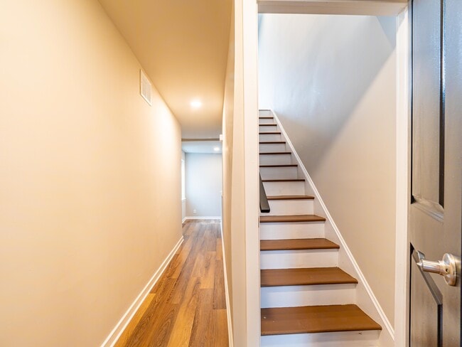 Building Photo - 161 Brown St