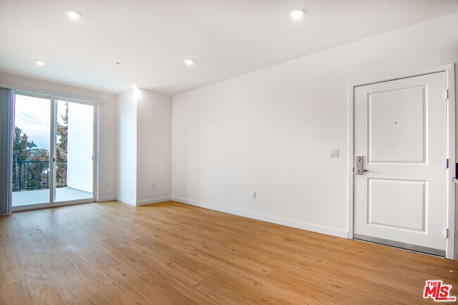 Building Photo - 14333 Sylvan St