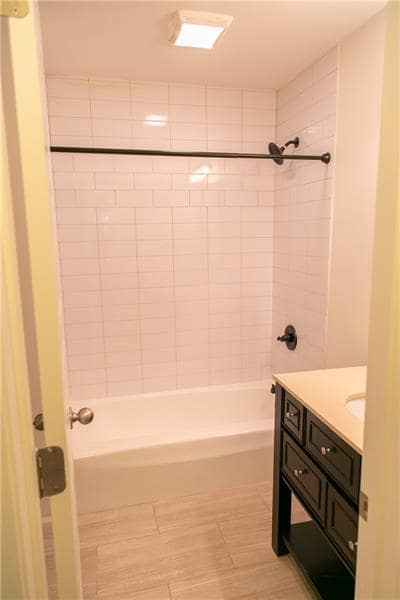 Building Photo - 1547 Delia Dr