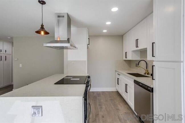 Building Photo - 9574 Carroll Canyon Rd