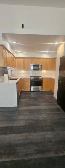 Building Photo - 437 Harris Ln