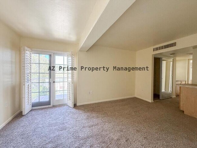 Building Photo - 7402 E Carefree Dr