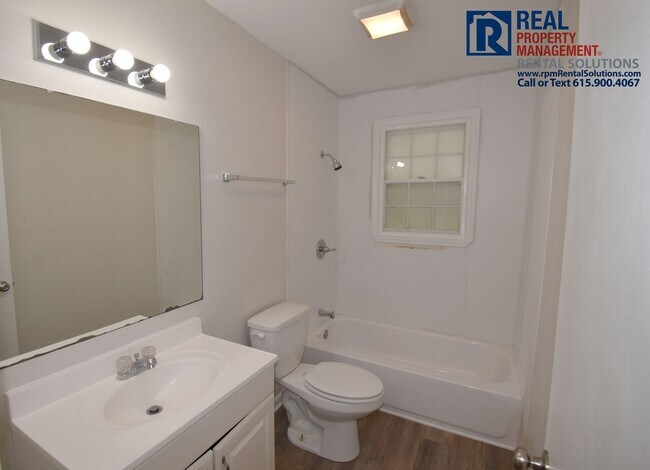 Building Photo - 2 bedroom 1 bath duplex with washer/dryer hookups, lawncare included!