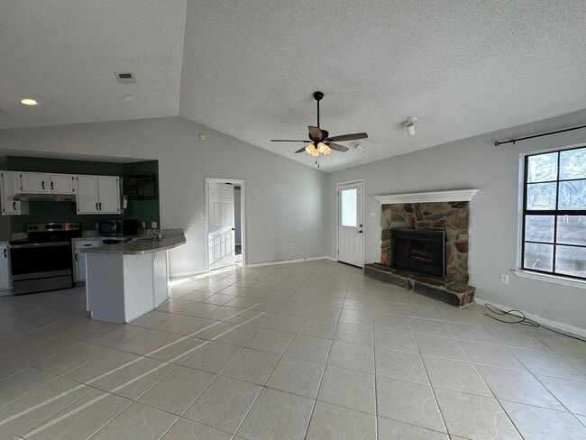 Building Photo - 1500 Kruse Dr