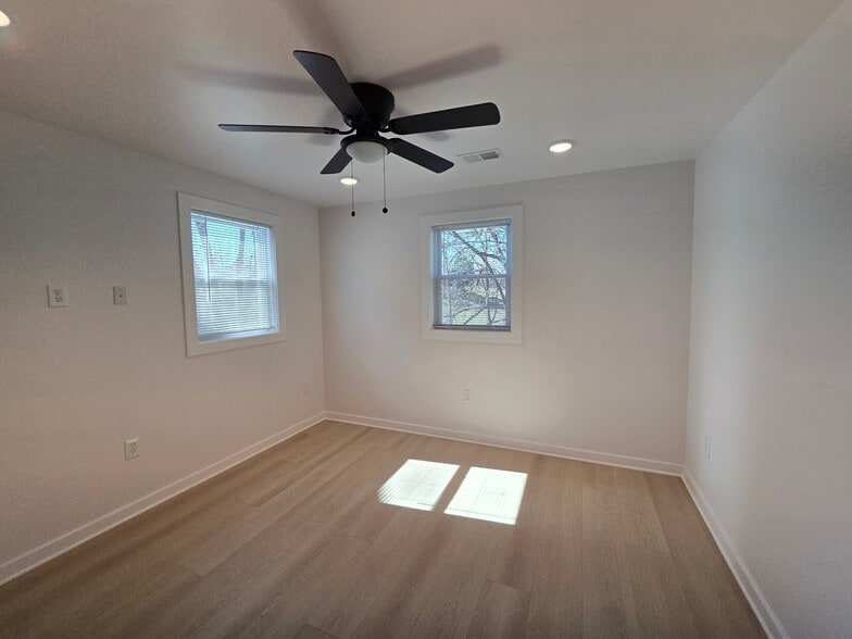 Building Photo - 198 S Court St