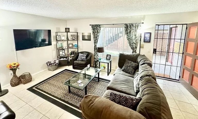 Building Photo - 4550 Bancroft St