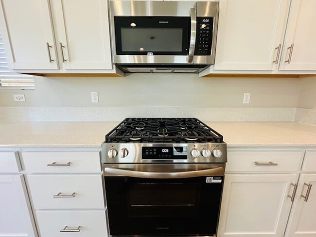 Building Photo - $2,795 Tesoro Viejo, Award Winning Communi...