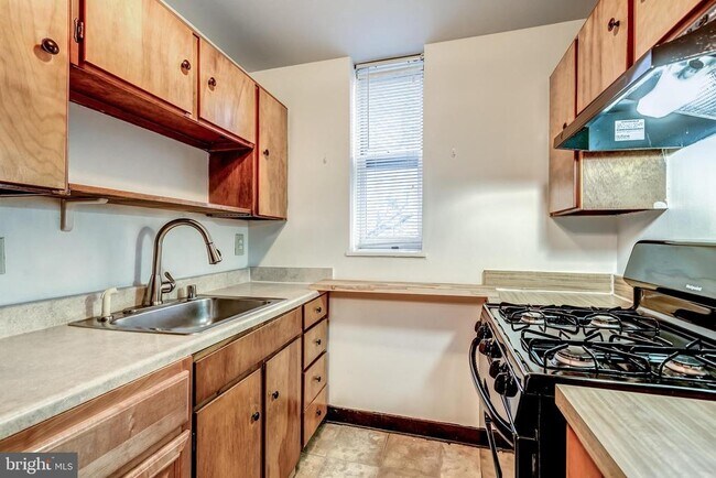 Building Photo - 3060 16th St NW