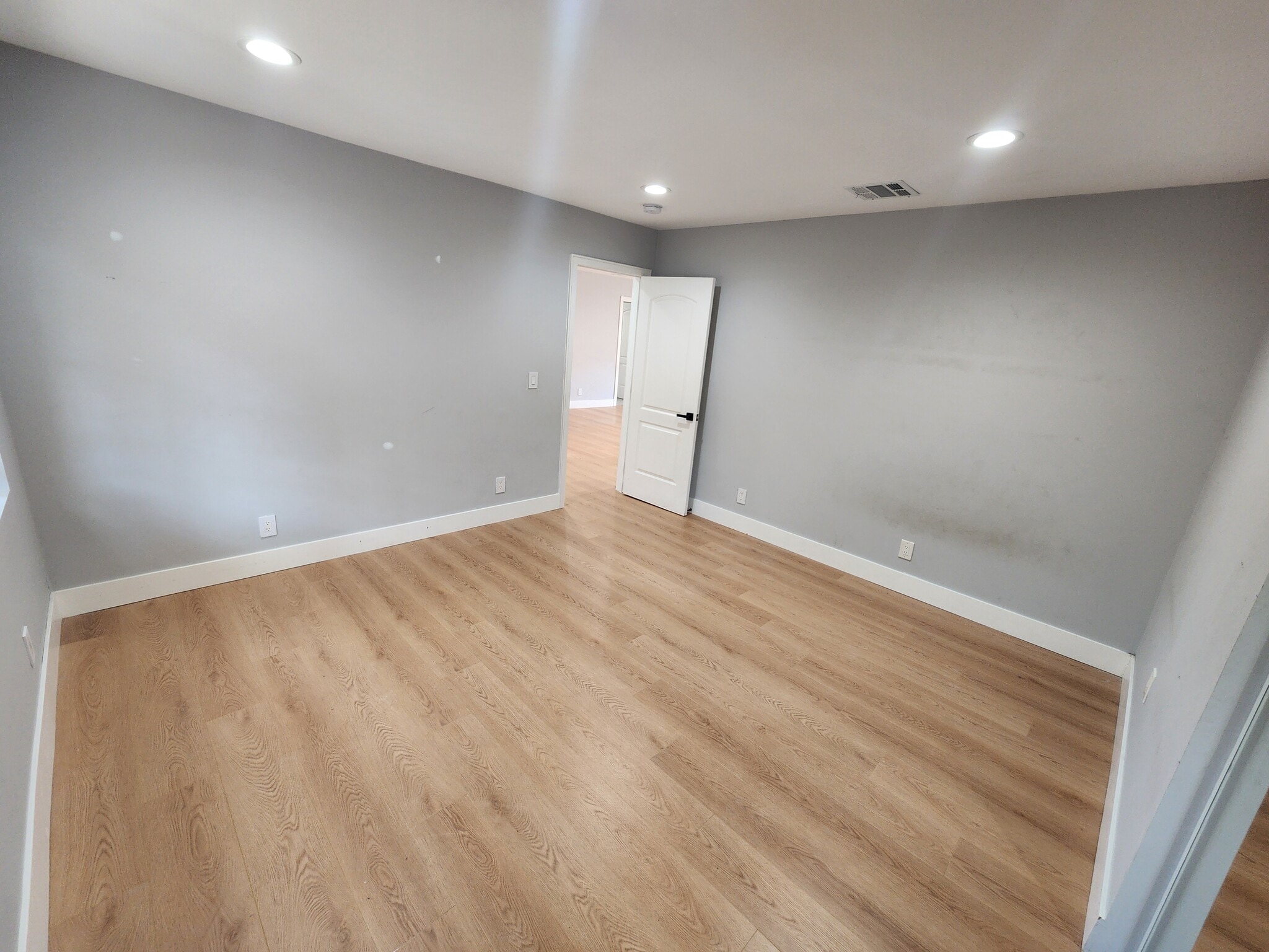 Building Photo - 14237 Emelita St